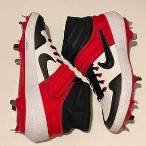 Size 7 Men’s Nike Baseball Cleats New